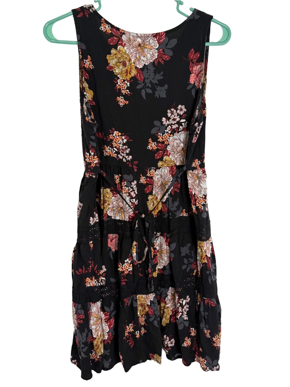 3/$20 Maurices Black Floral V-Neck Knee Length Sleeveless Dress - Picture 2 of 5